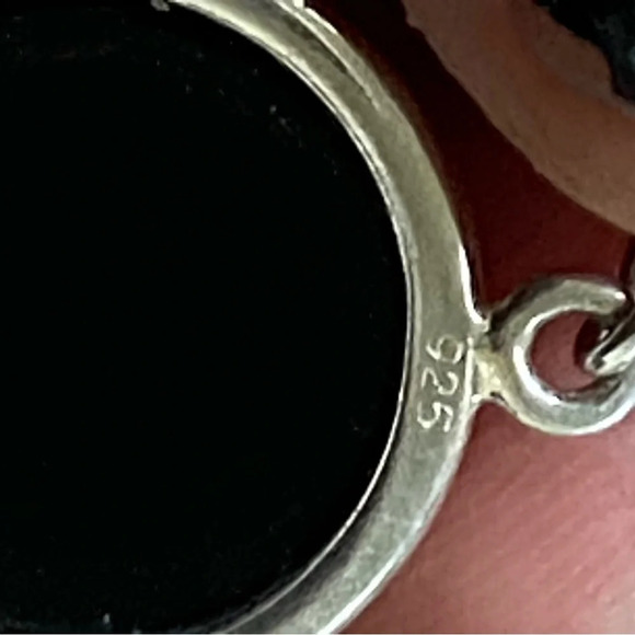 Sterling silver black circle earrings - Picture 8 of 10